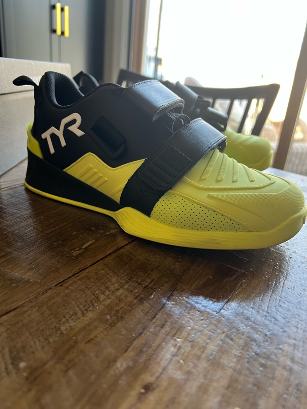 TYR L2 Weightlifting Shoes men’s US size 8.5 yellow and black - Picture 2 of 7